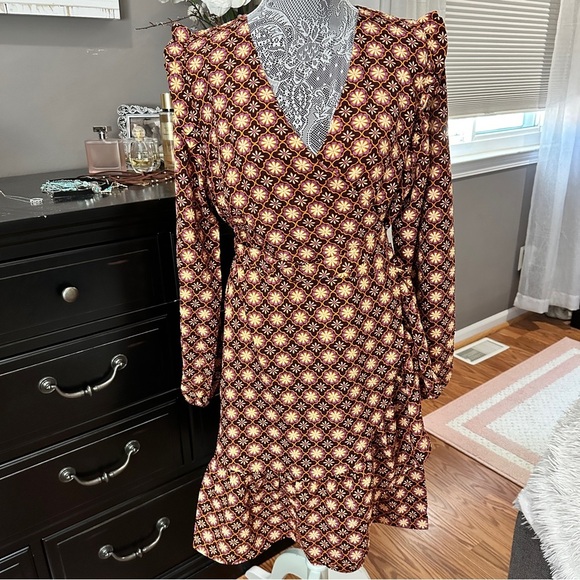 Draper James Geometric Floral Long Sleeve Wrap Dress | NWT Size Large - Picture 2 of 16